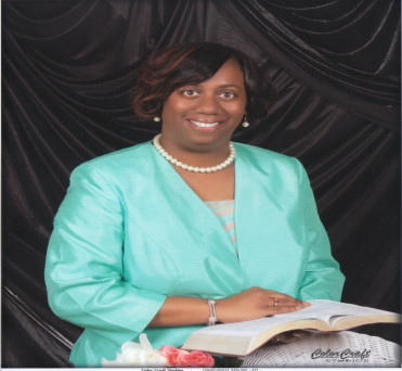 Image of Cassondra L. Robinson Quincy Florida at Professional Organization of Women of Excellence Recognized