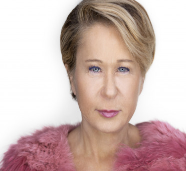 Image of Yeardley Smith Los Angeles California at Professional Organization of Women of Excellence Recognized