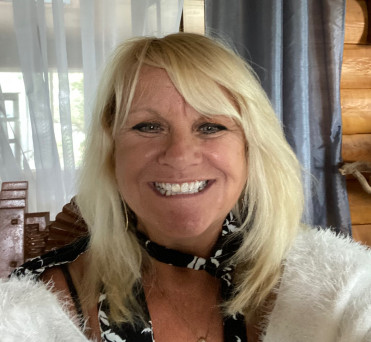 Image of Raye Ann Saunoris Country Club Hills Illinois at Professional Organization of Women of Excellence Recognized